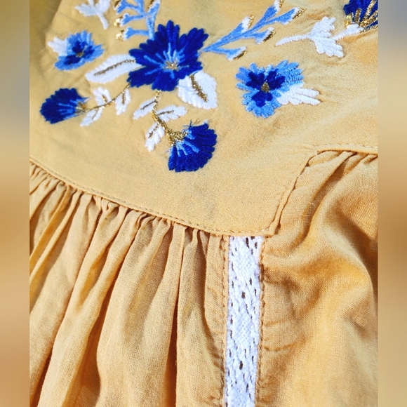 Toddler girls mustard yellow blouse and white shorts set Size 3T - Picture 12 of 16